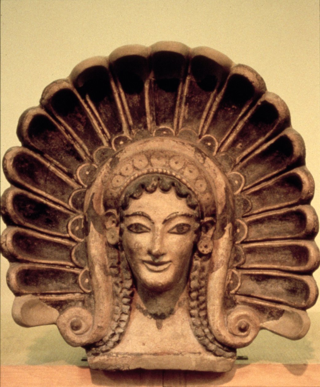 Armatur i det etruskiske tempelet ved Veii, 600-tallet f.Kr. (polykrom keramikk) av Etruscan