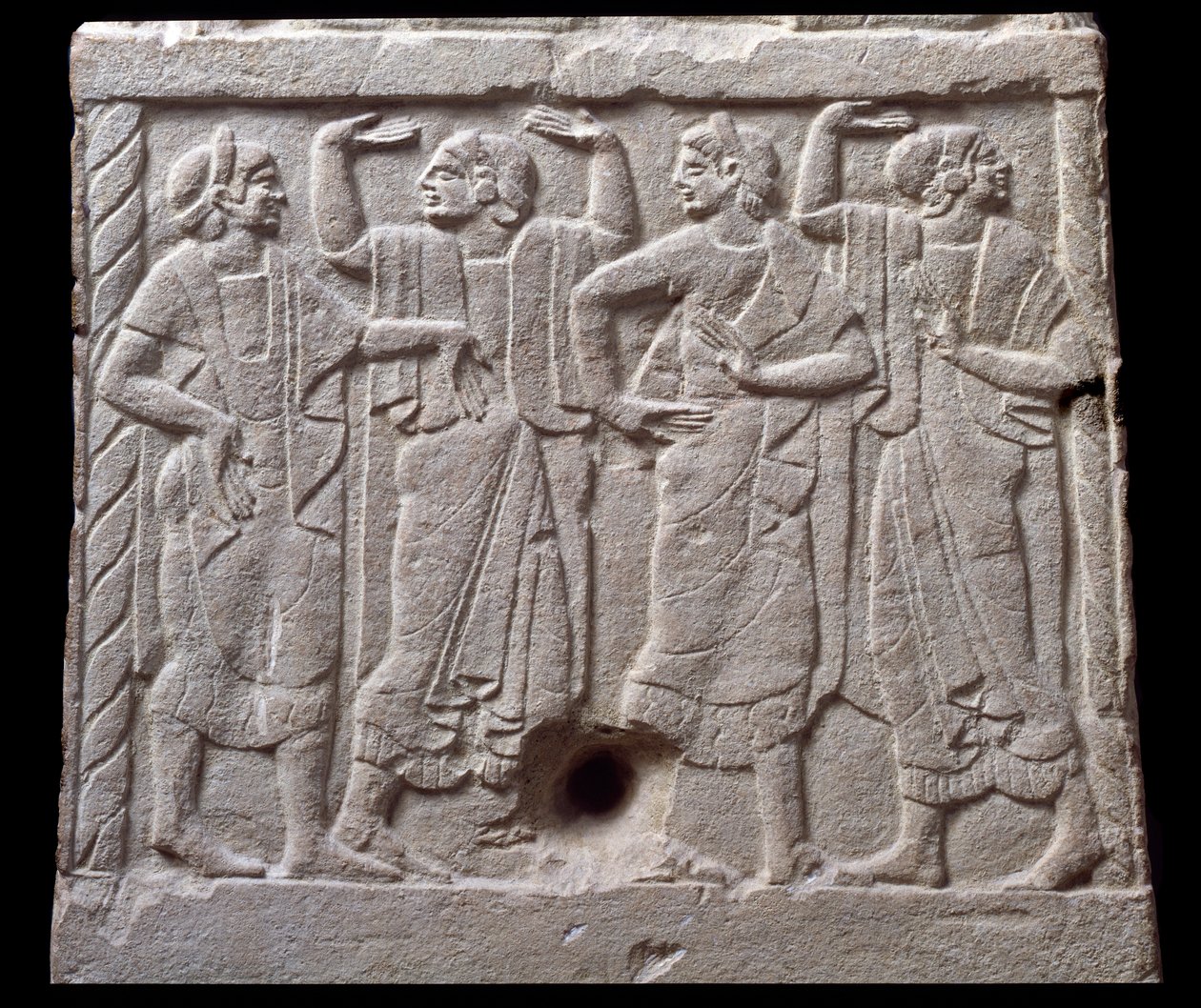 Relieff med dansere fra en marmormilepæl i Chiusi, Italia, 6. århundre f.Kr. av Etruscan Etruscan