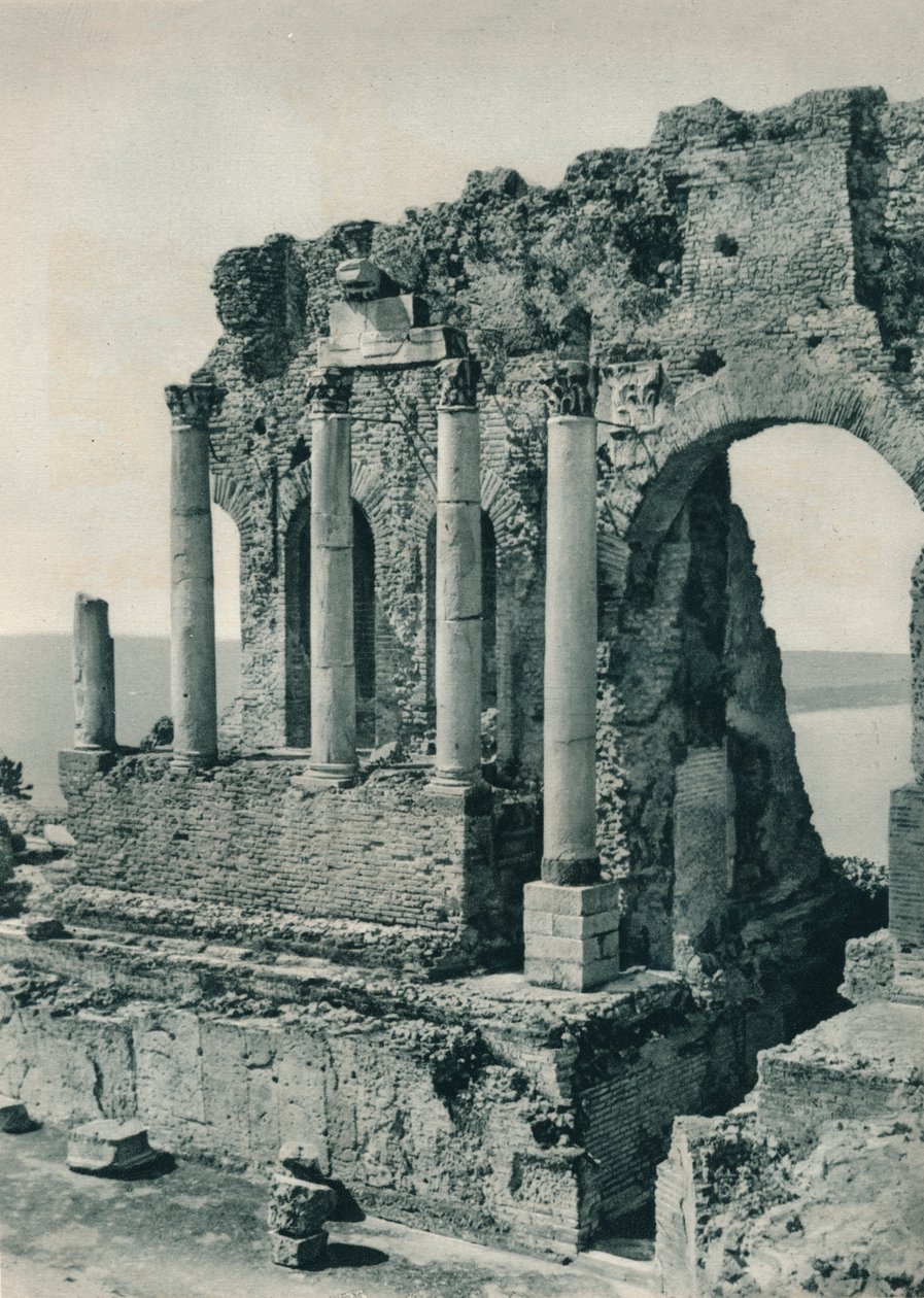 En del av det greske teatret, Taormina, Sicilia, 1927 av Eugen Poppel