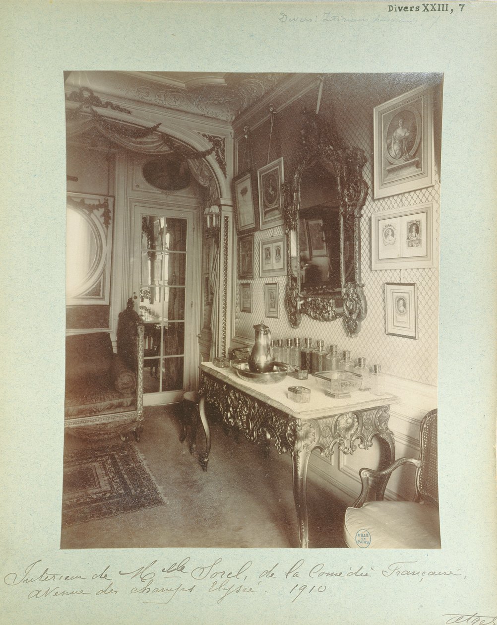 Interiør i hjemmet til Cecile Sorel på 99 Avenue des Champs Elysees, 1910 av Eugène Atget