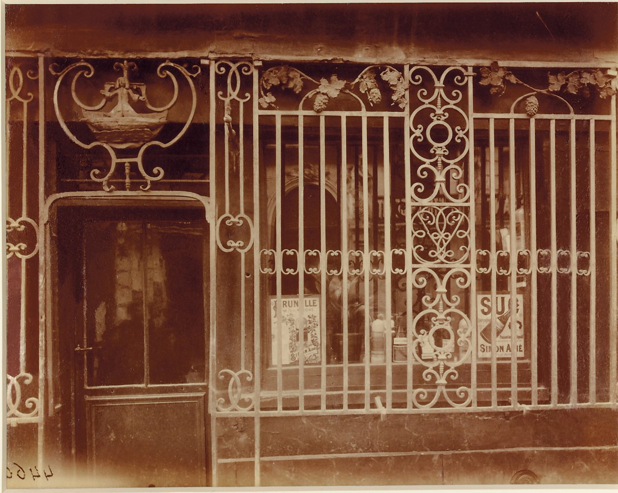 På Guds nåde av Eugène Atget
