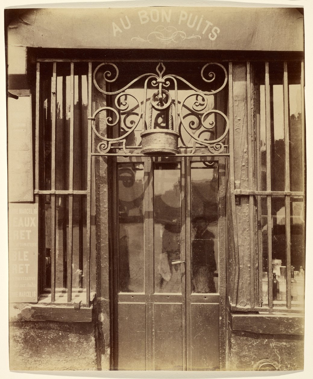Ved den gode brønnen, rue Michel Le Conte 36 (3. arrondissement) av Eugène Atget