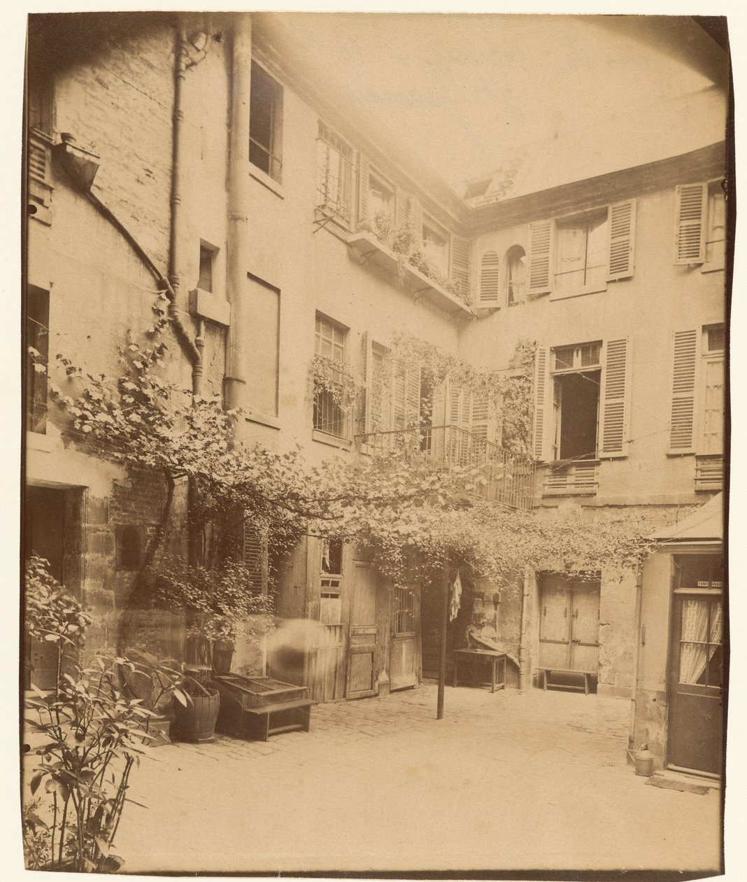 Rouen gårdsplass, Boulevard Saint-Germain av Eugène Atget