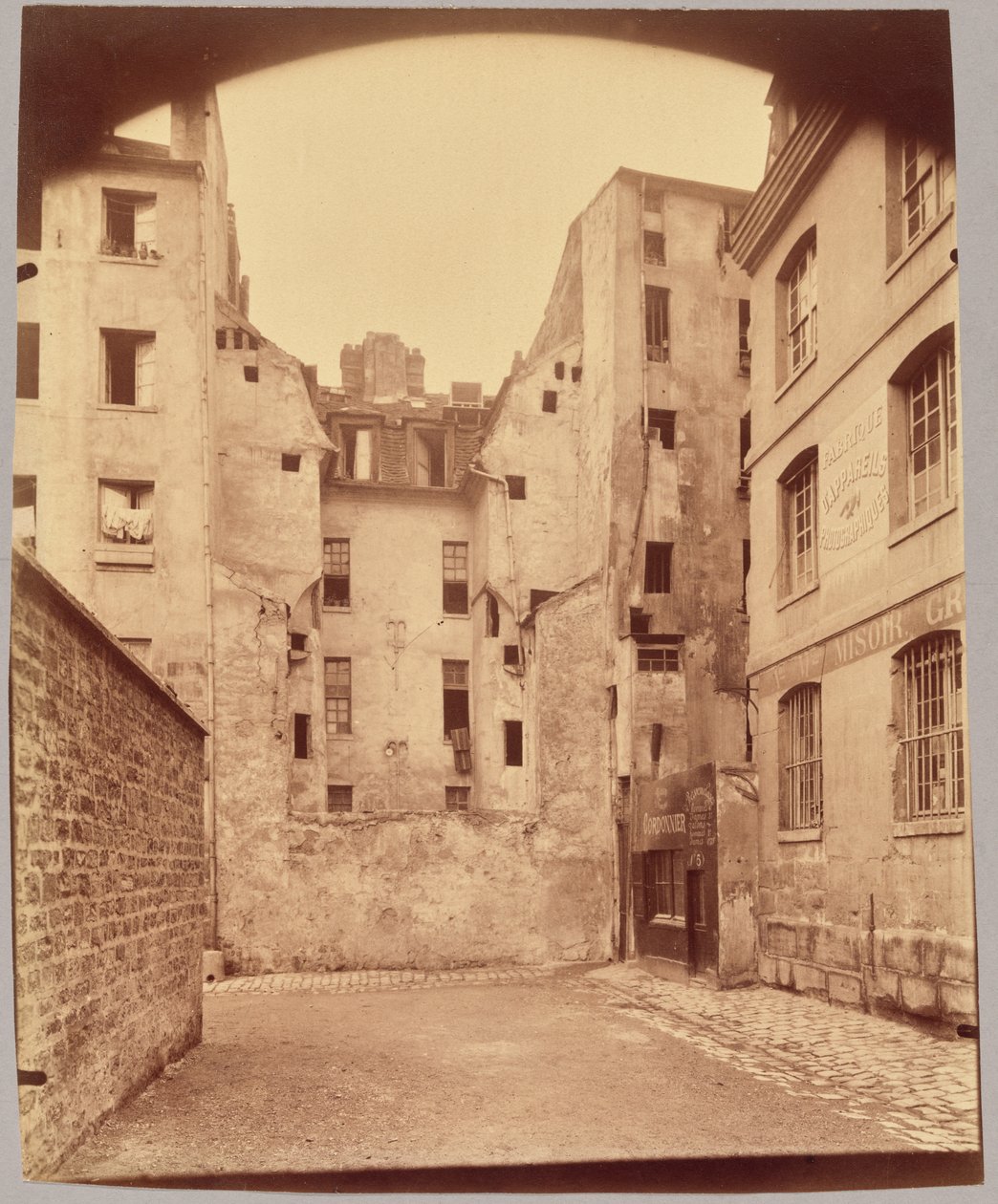 Blindgaten du Bœuf, rue Valette av Eugène Atget