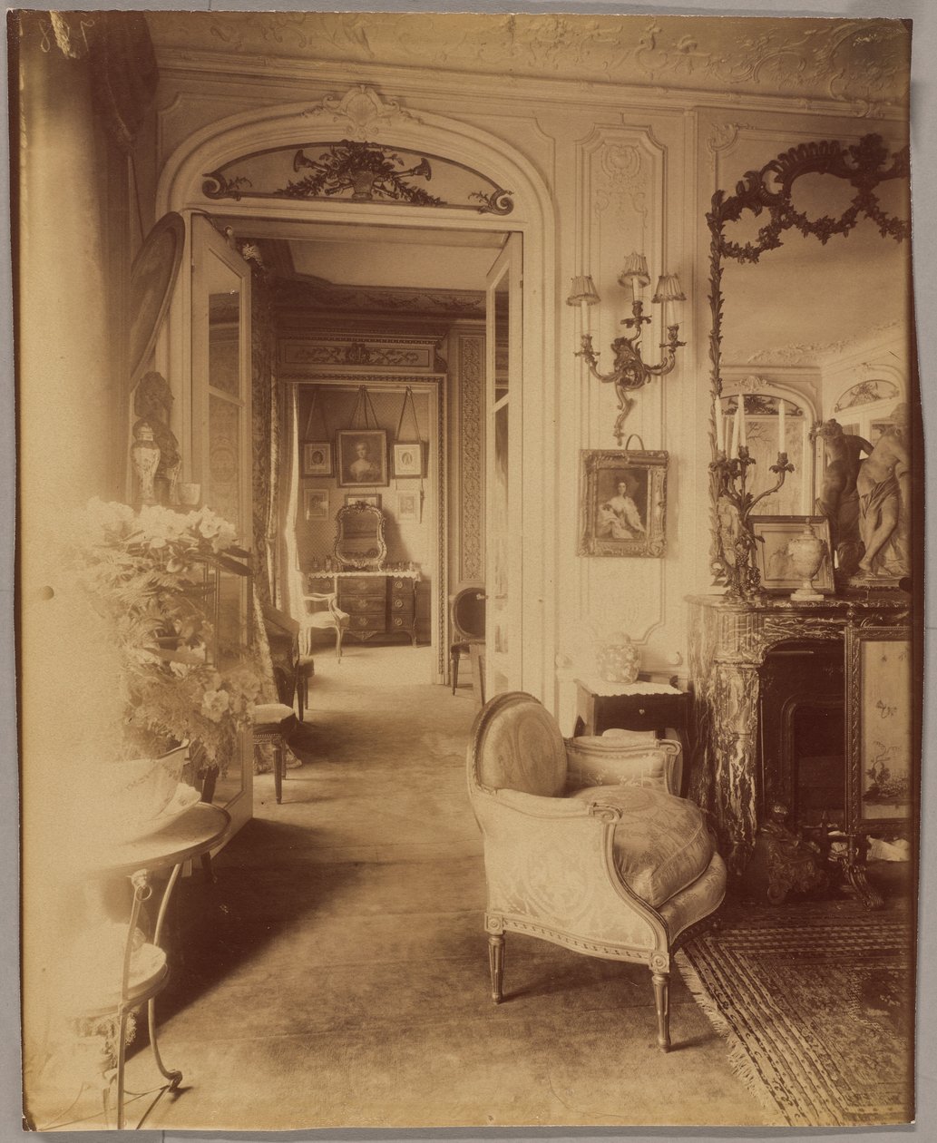 Interiør hos Mlle Sorel fra Comédie-Française, Avenue des Champs-Élysées av Eugène Atget