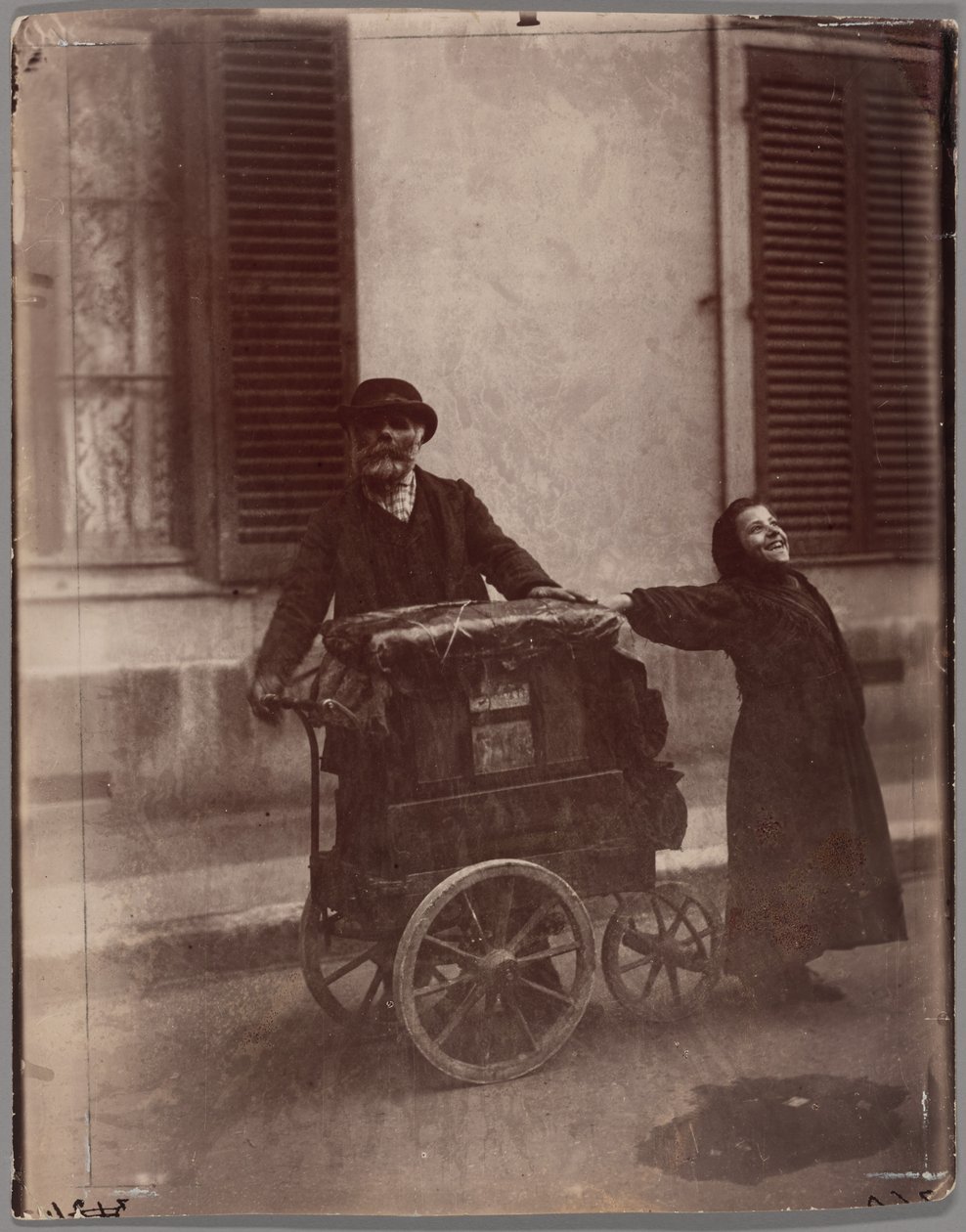 Lirekassespiller av Eugène Atget