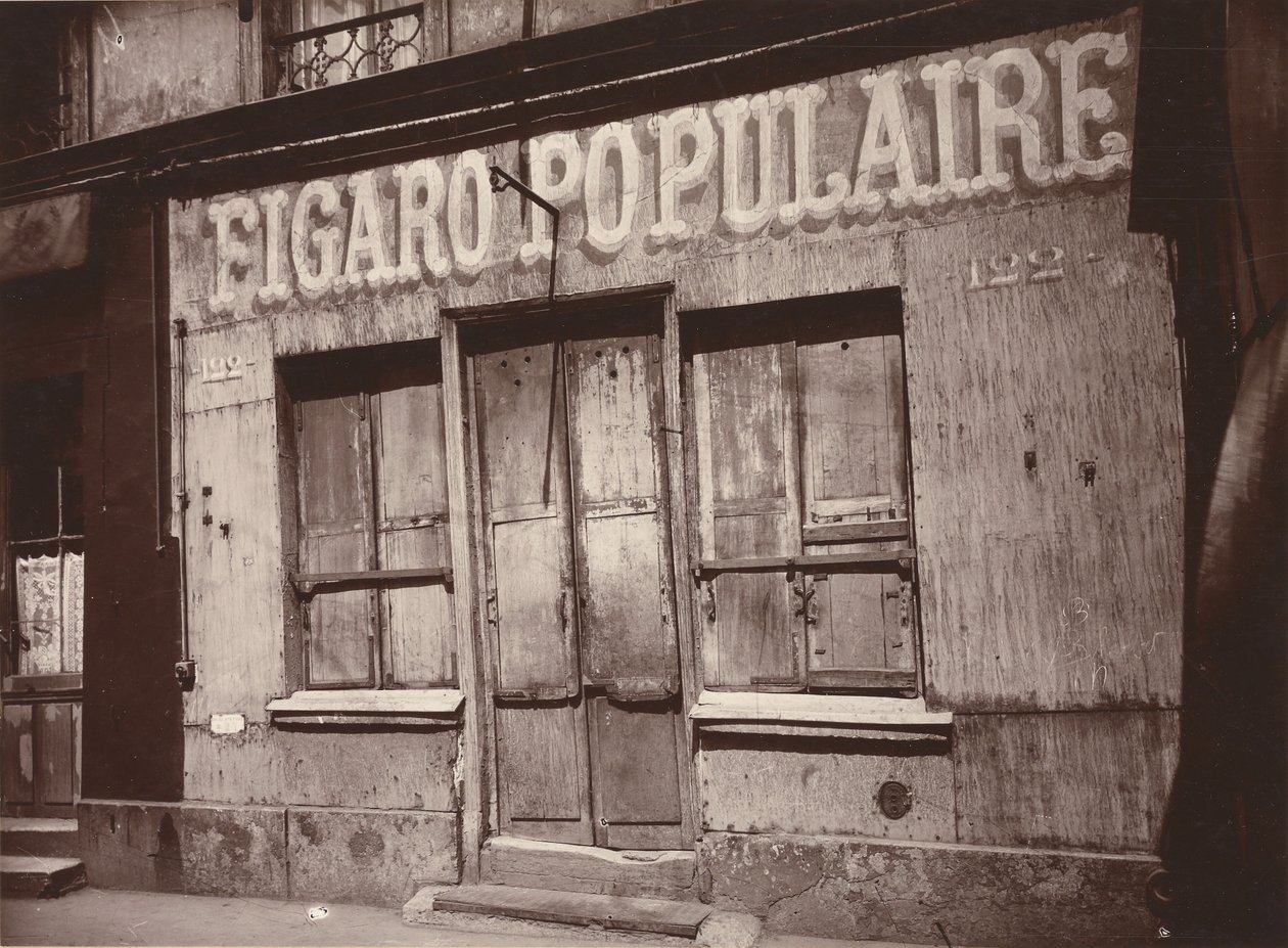 Le Figaro populaire, 122 Boulevard de la Villette (fasade til en barbersalong, 122 Boulevard de la Villette) av Eugène Atget