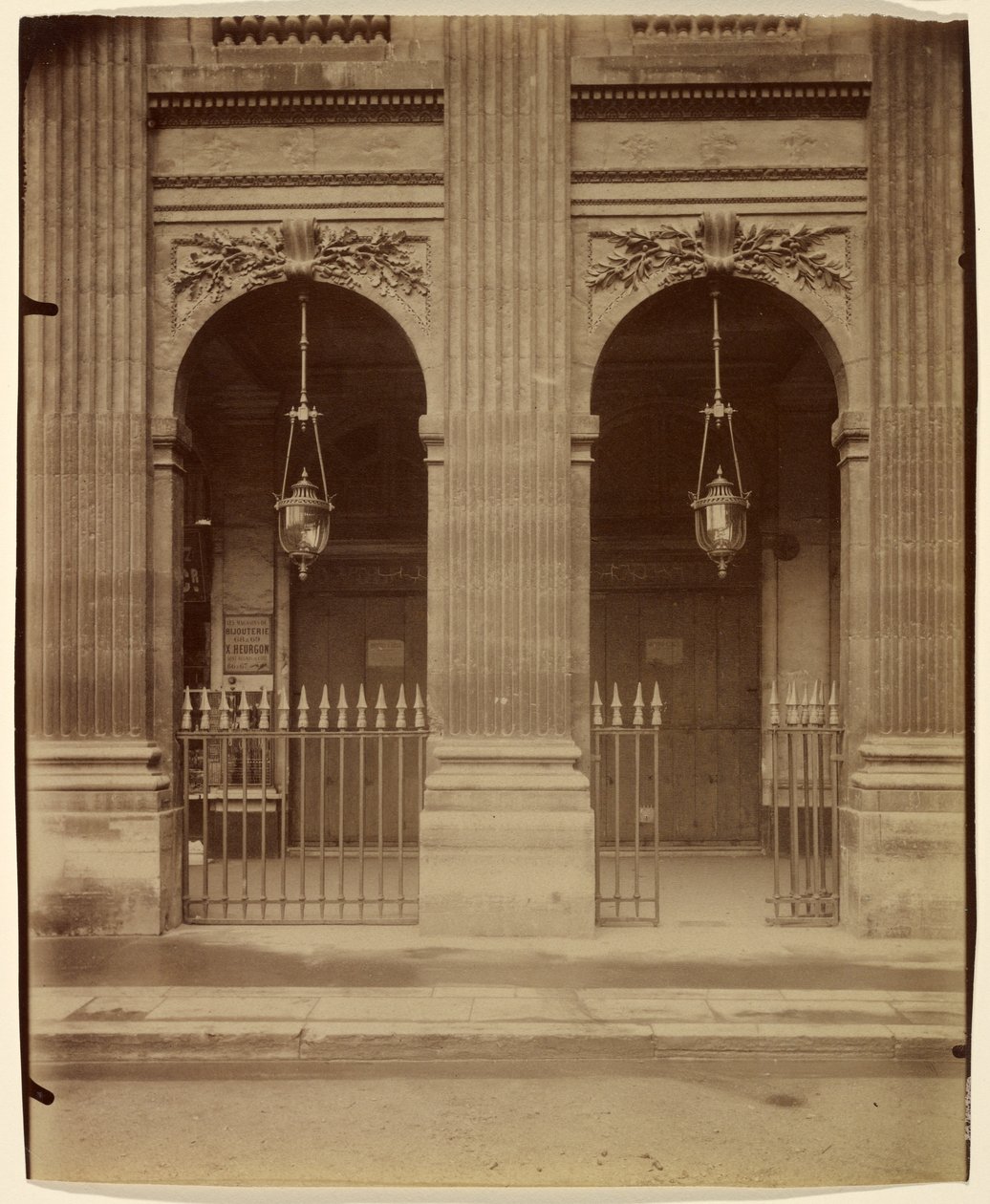 Palais-Royal av Eugène Atget