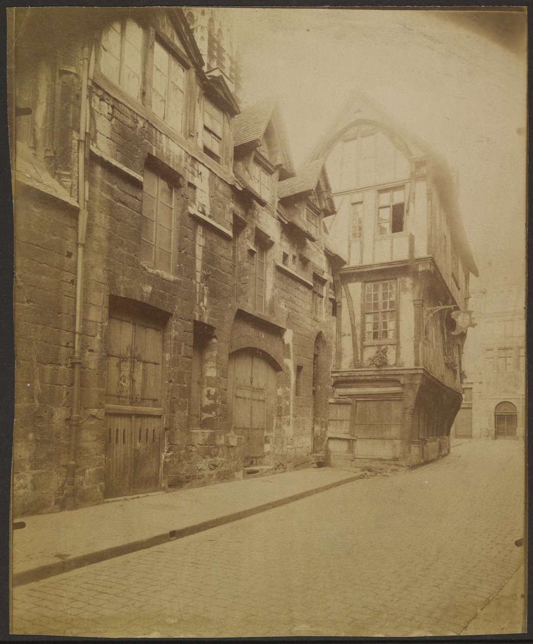 Rouen, hus i rue Saint-Romain av Eugène Atget