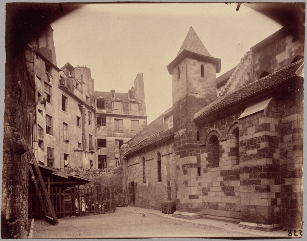 Saint-Julien-le-Pauvre av Eugène Atget