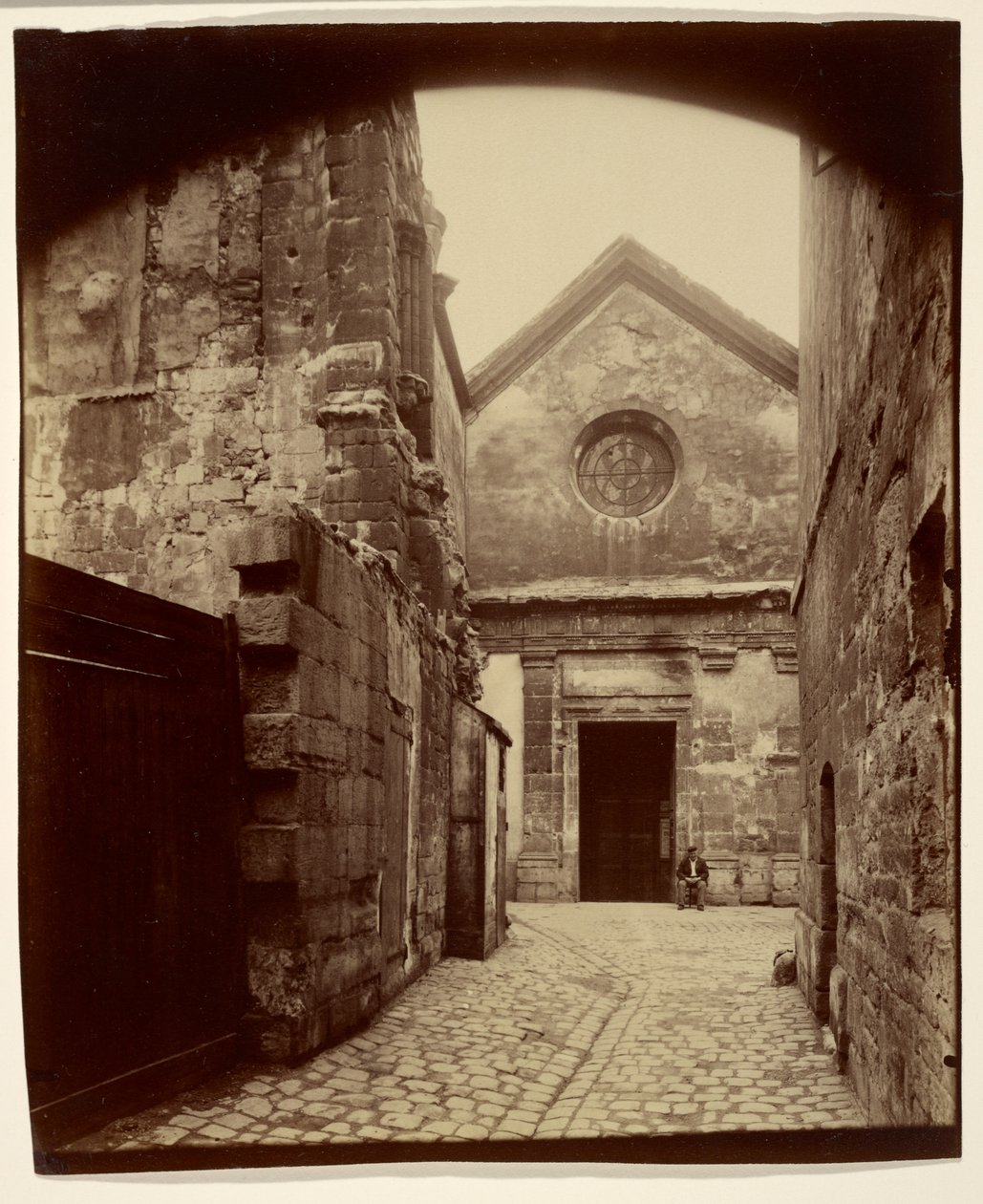 Portalen til Saint-Julien-le-Pauvre av Eugène Atget