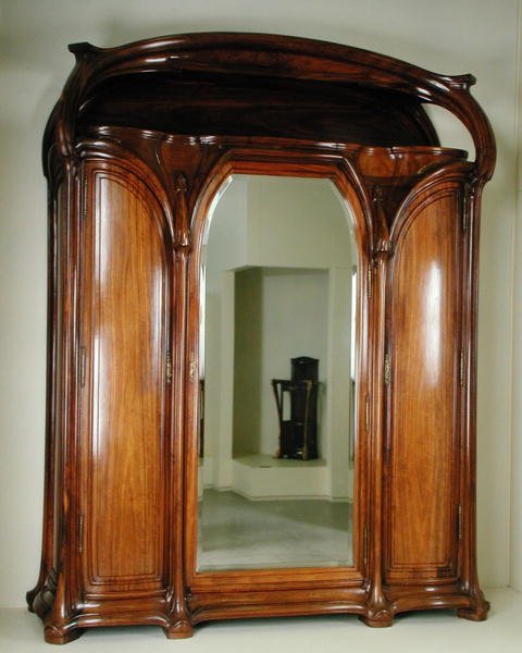 Garderobe med sentralt speil, ca. 1900 (akasie) av Eugene Vallin