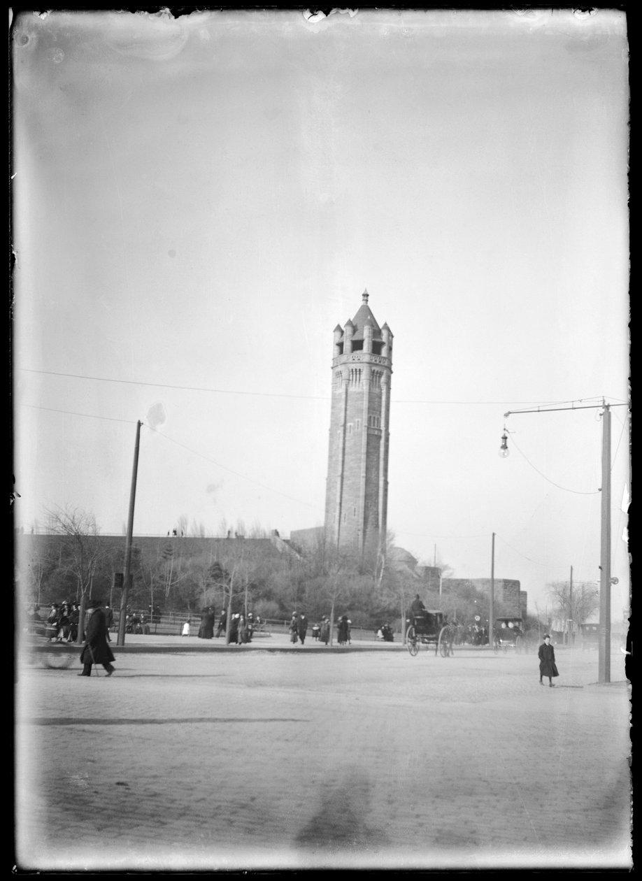 Utsikt over Eastern Parkway mot Brooklyn Museum, ca. 1903-10 (nitratnegativ) av Eugene Wemlinger