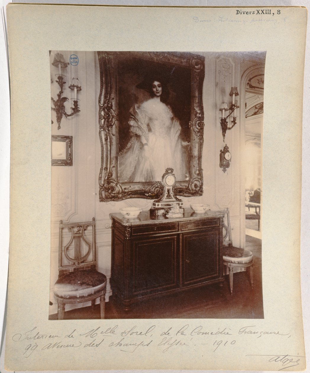 Interiør i hjemmet til Cecile Sorel på 99 Avenue des Champs Elysees, 1910 av Eugène Atget