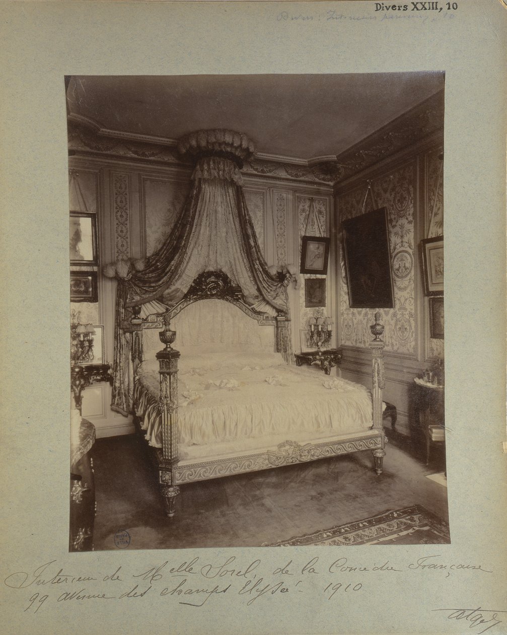 Soverom til Cecile Sorel på 99 Avenue des Champs Elysees, 1910 av Eugène Atget