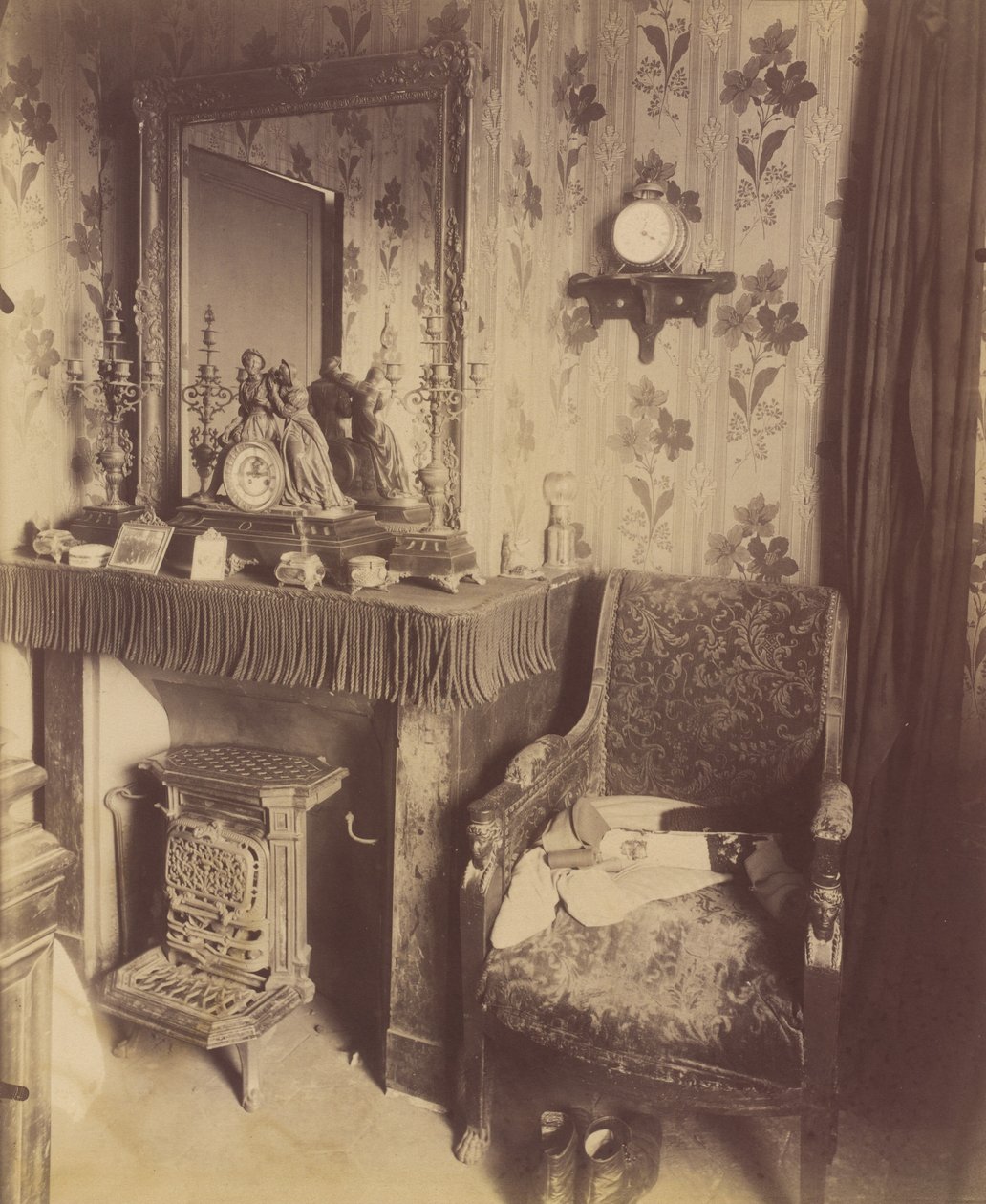 Interiør i et arbeiderklassehjem, rue de Romainville av Eugène Atget