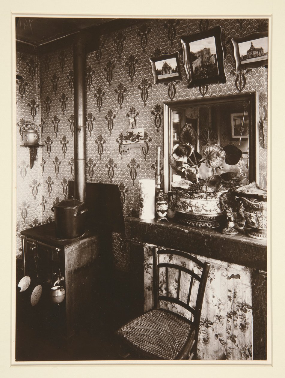 Arbeiderklasseinteriør, Rue de Romainville av Eugène Atget