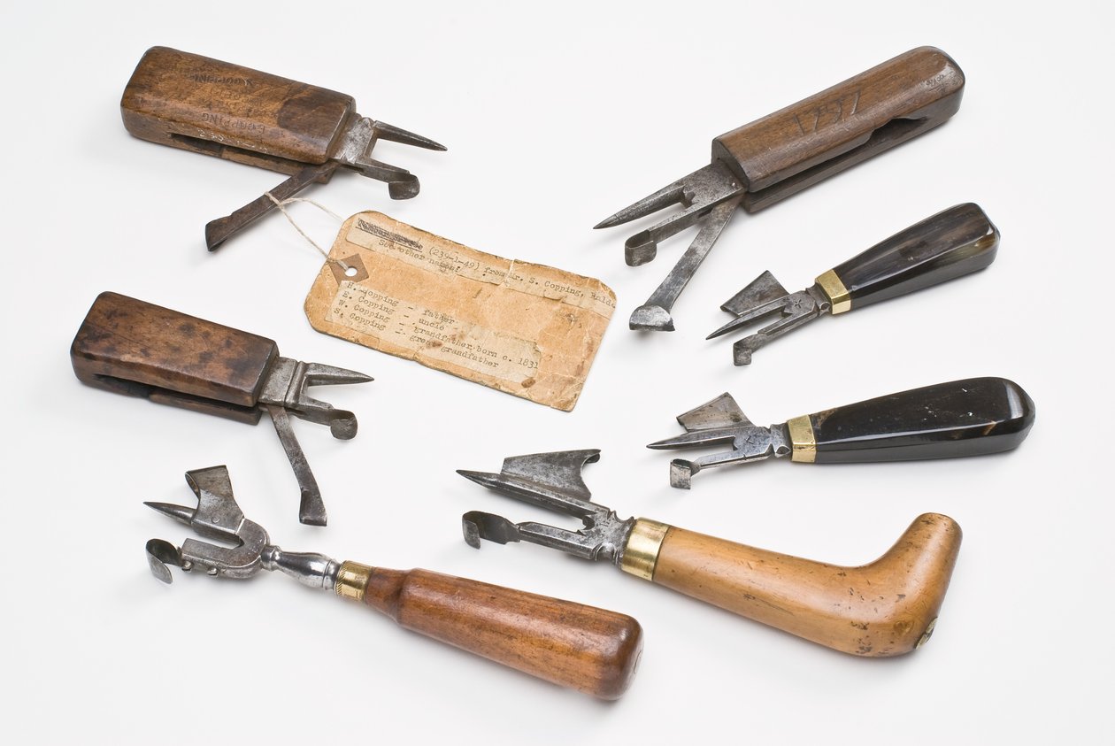 Race kniver, 18. - 19. århundre (tre og metall) av European