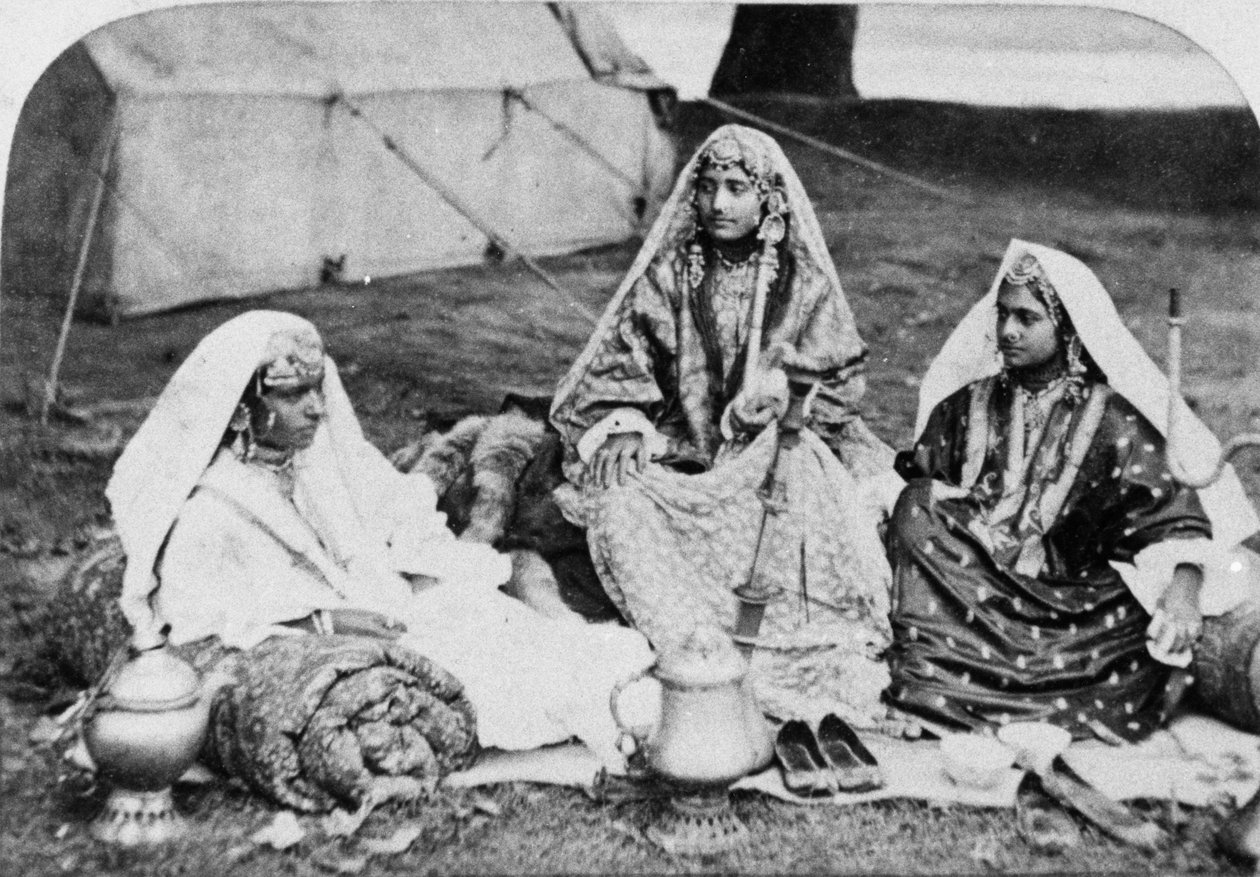Kashmiri Nautch Girls, ca. 1860-tallet av European Photographer