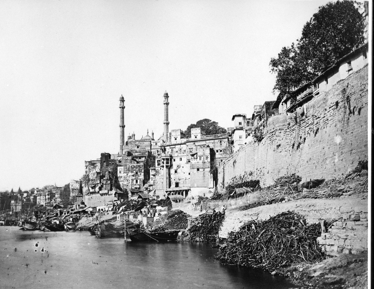 Pachganga Ghat og Aurangzeb-moskeen, Benares, ca. 1860-70-tallet av European Photographer