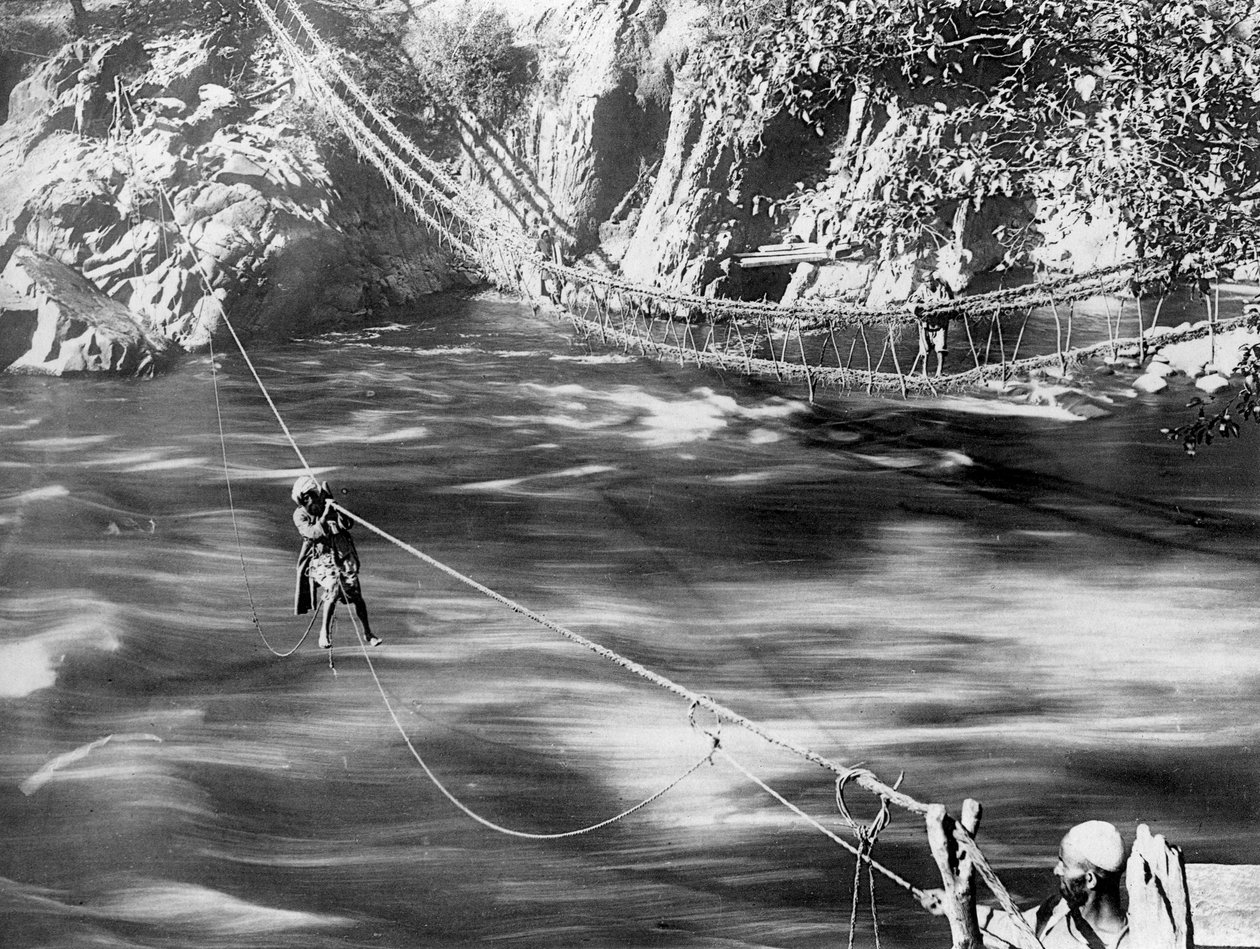 Rope bridge, Jhelum Valley, Kashmir, India, c1900. av F. Bremner