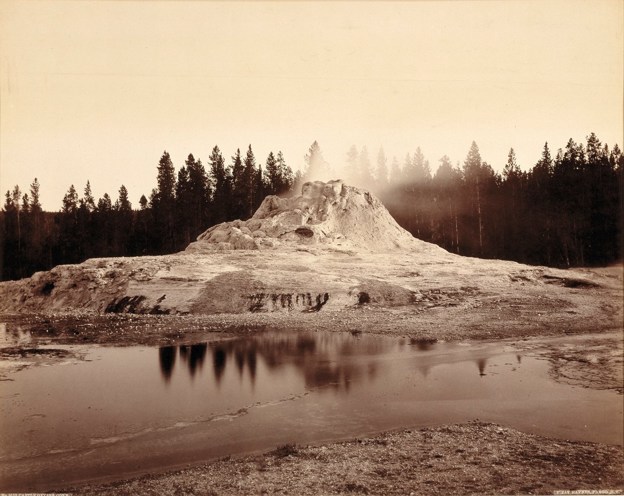 Castle Geyser Cone, Yellowstone nasjonalpark av F. Jay Haynes