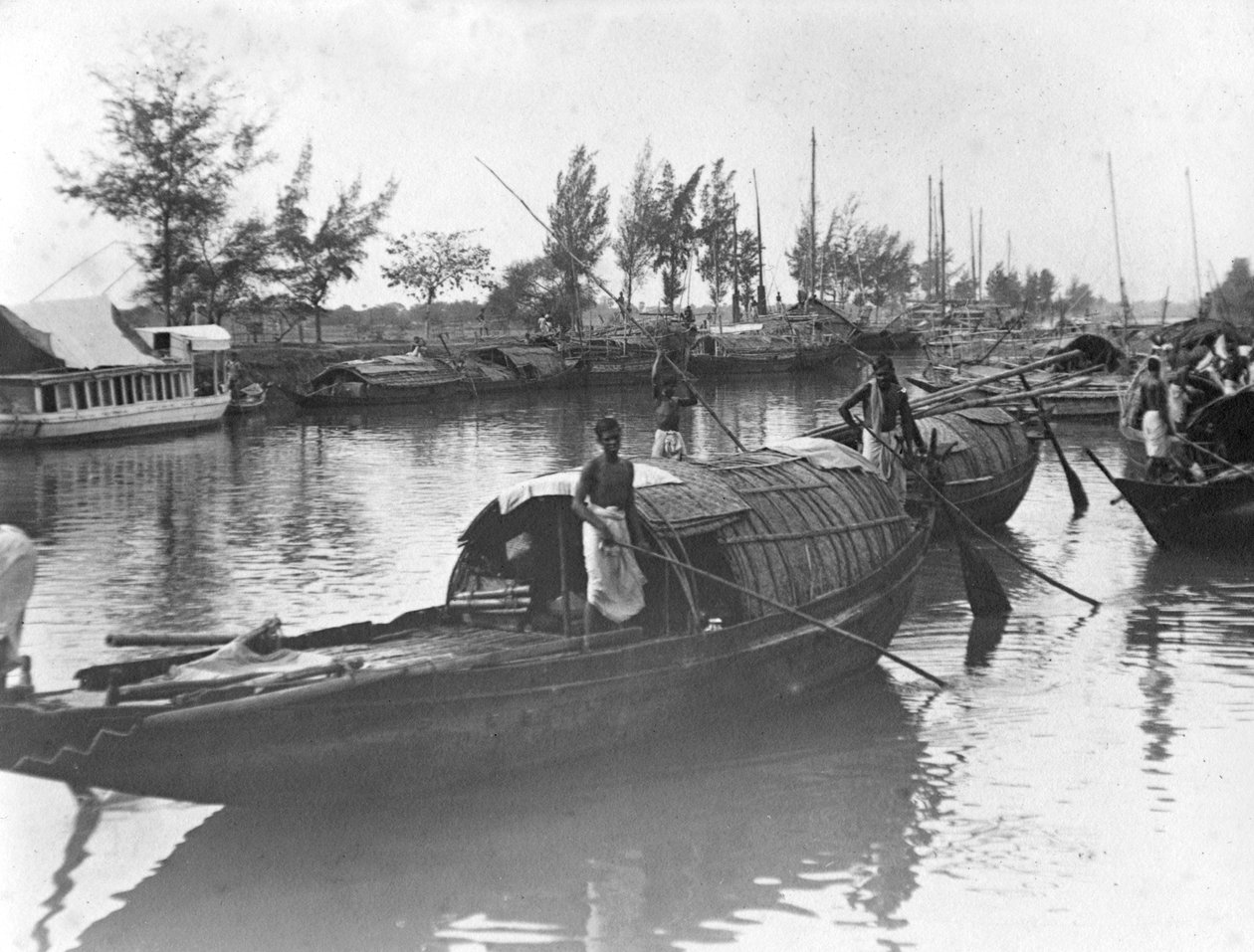 Båter, Alipore, India, 1905-1906 av F. L. Peters