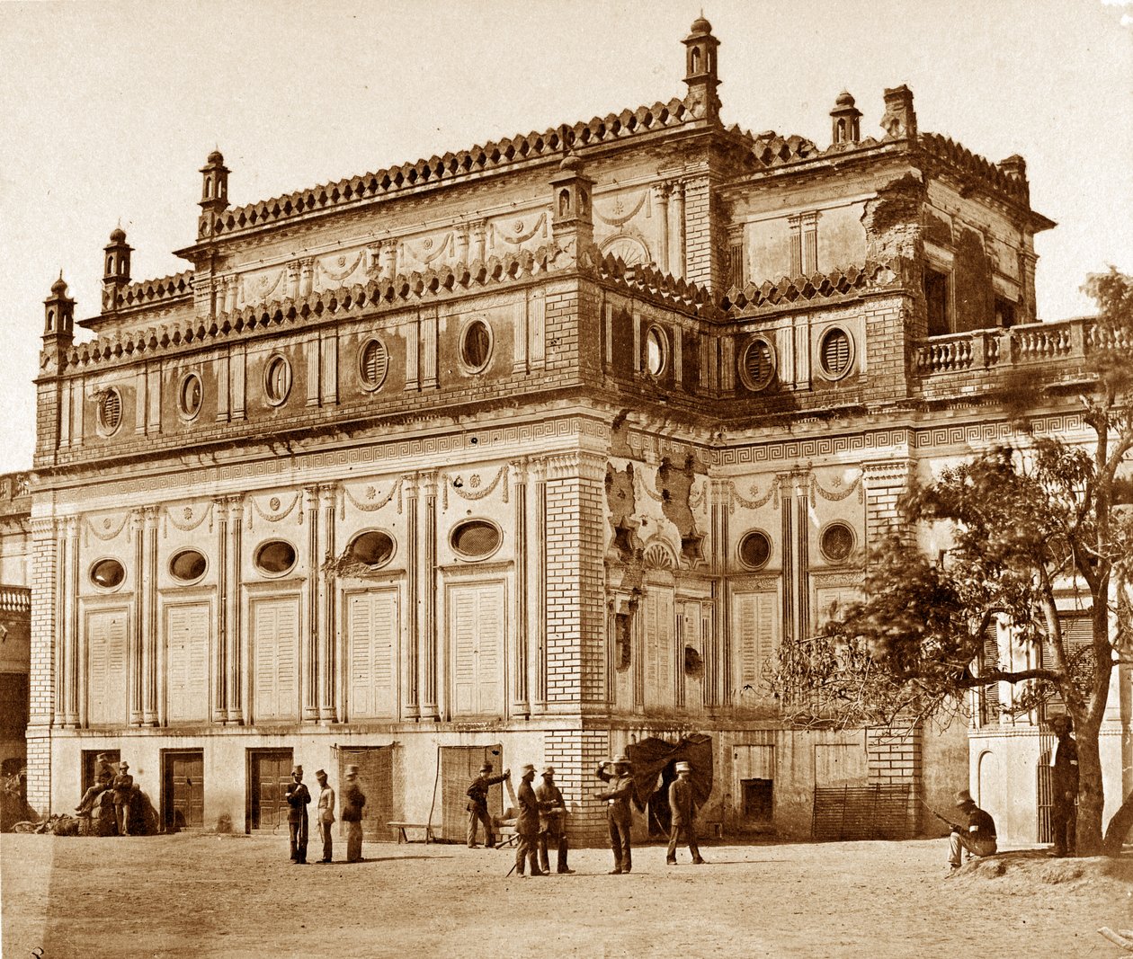 Begum Kotee, Lucknow av Felice Beato