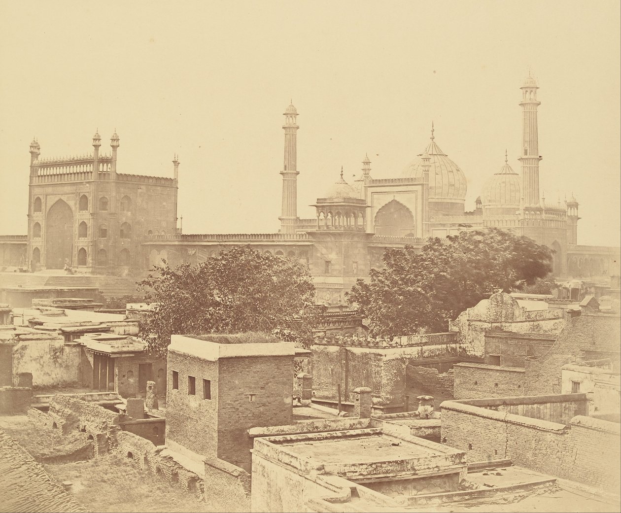 Inngang til den store moskeen Juma Masjid i Delhi av Felice Beato