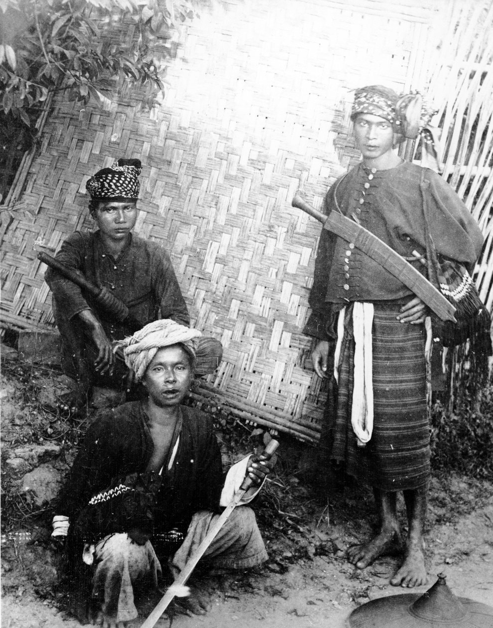 Kachin Warriors, ca. 1898-91 av Felice Beato