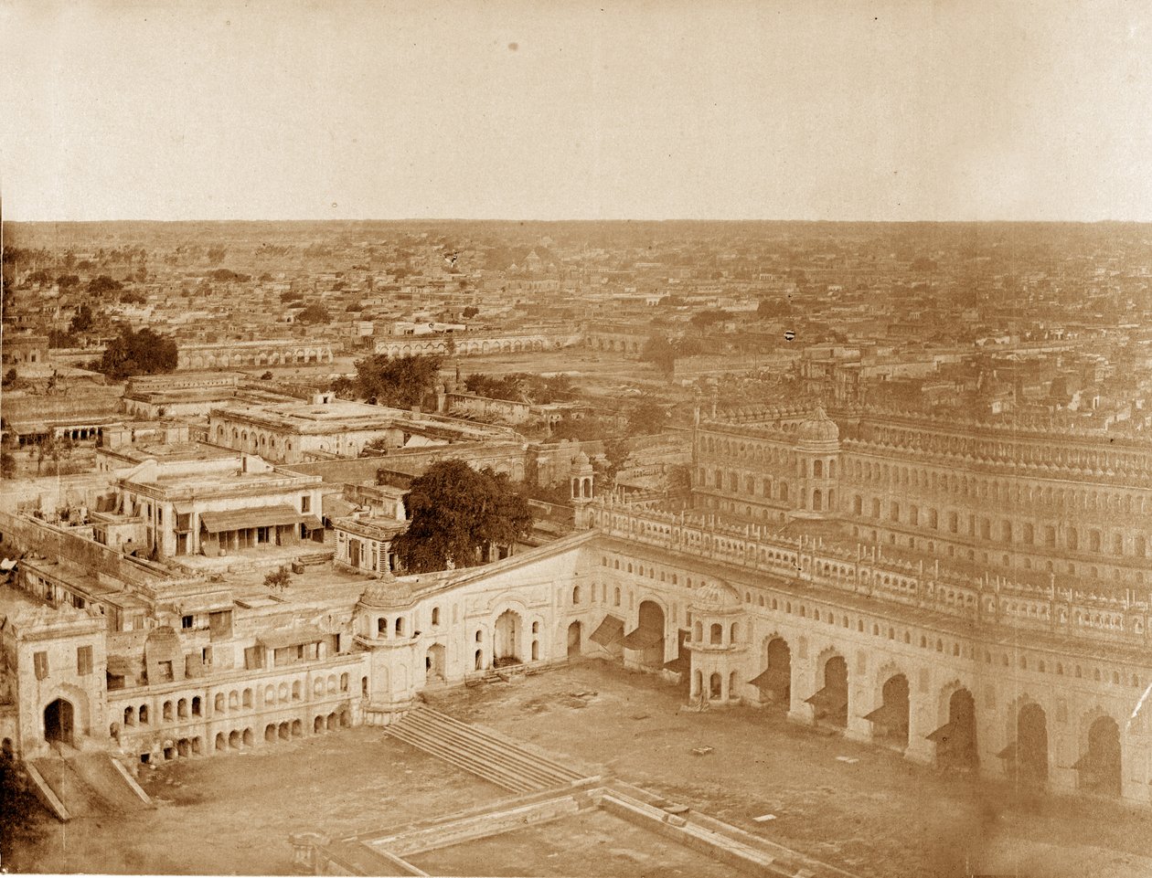 Panorama av MachiBoran, Lucknow av Felice Beato
