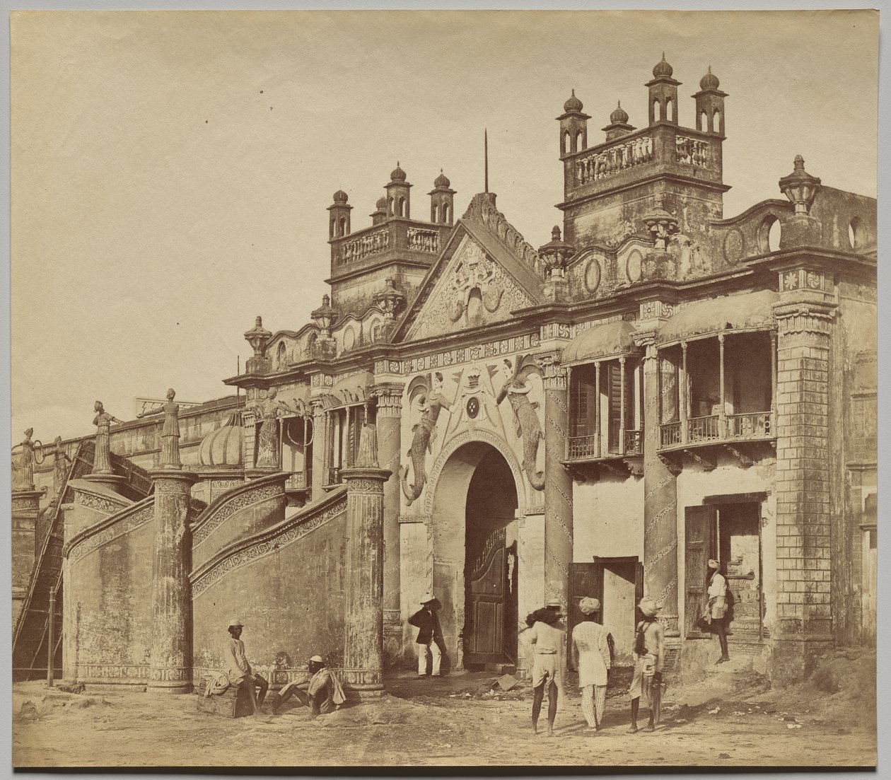 Gateway som leder inn i Kaiserbagh av Felice A. Beato