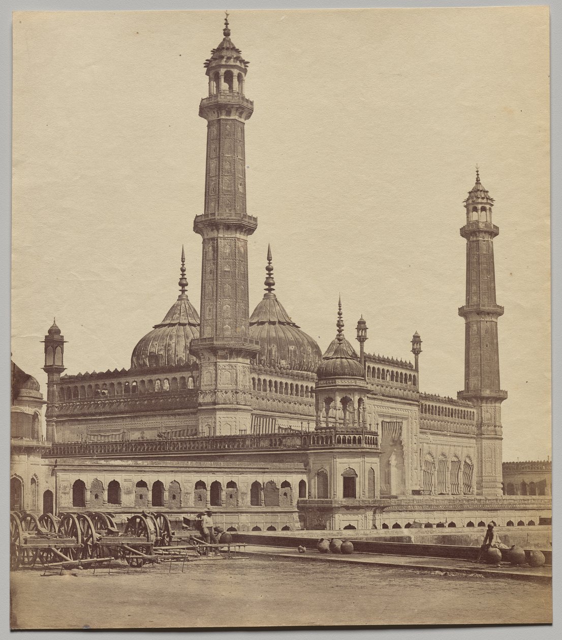 Moske, inne i Asaf-ud-Daula Imambara av Felice A. Beato