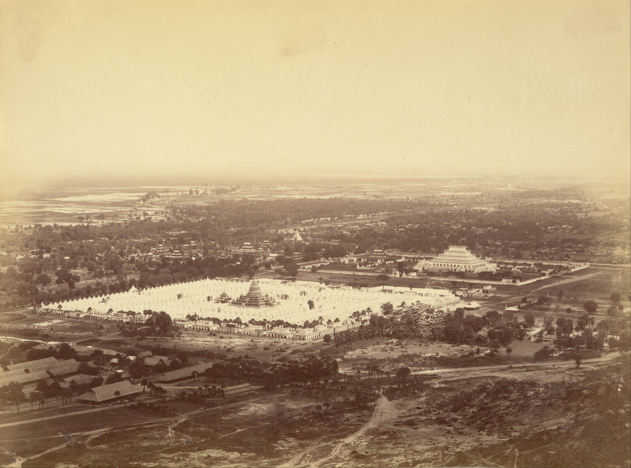 Generell utsikt over Mandalay fra Mandalay Hill som viser de 450 pagodene og den uforlignelige pagoden av Felice Beato