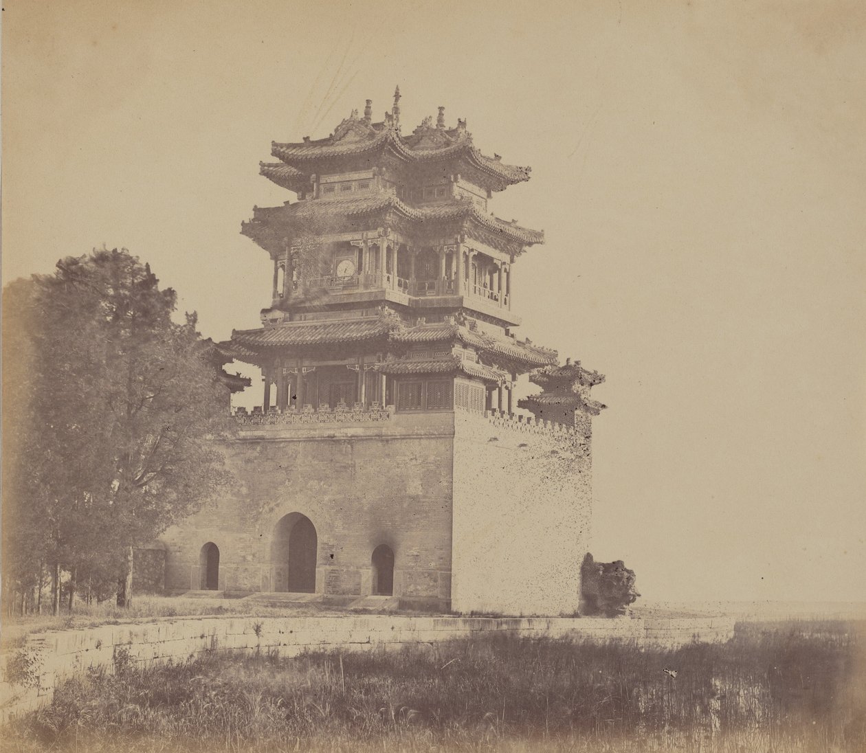 Imperial Summer Palace Yuen Min Yuen, Pekin, Before the Burning, 18. oktober 1860 av Felice Beato