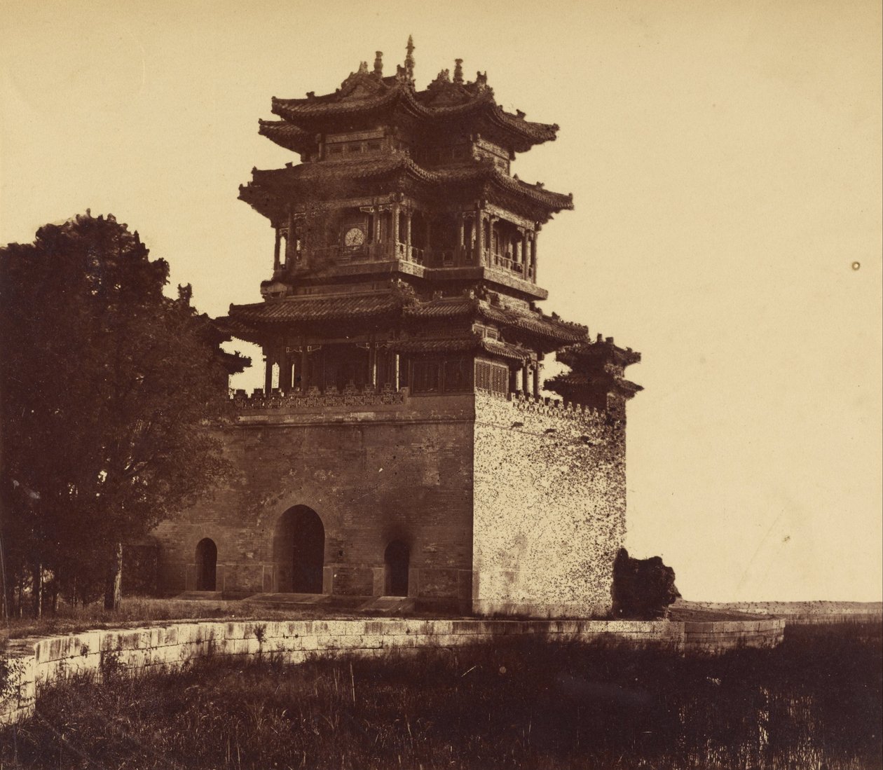 Det keiserlige sommerpalasset før Burning Yuan Ming Yuan, 18. oktober 1860 av Felice Beato