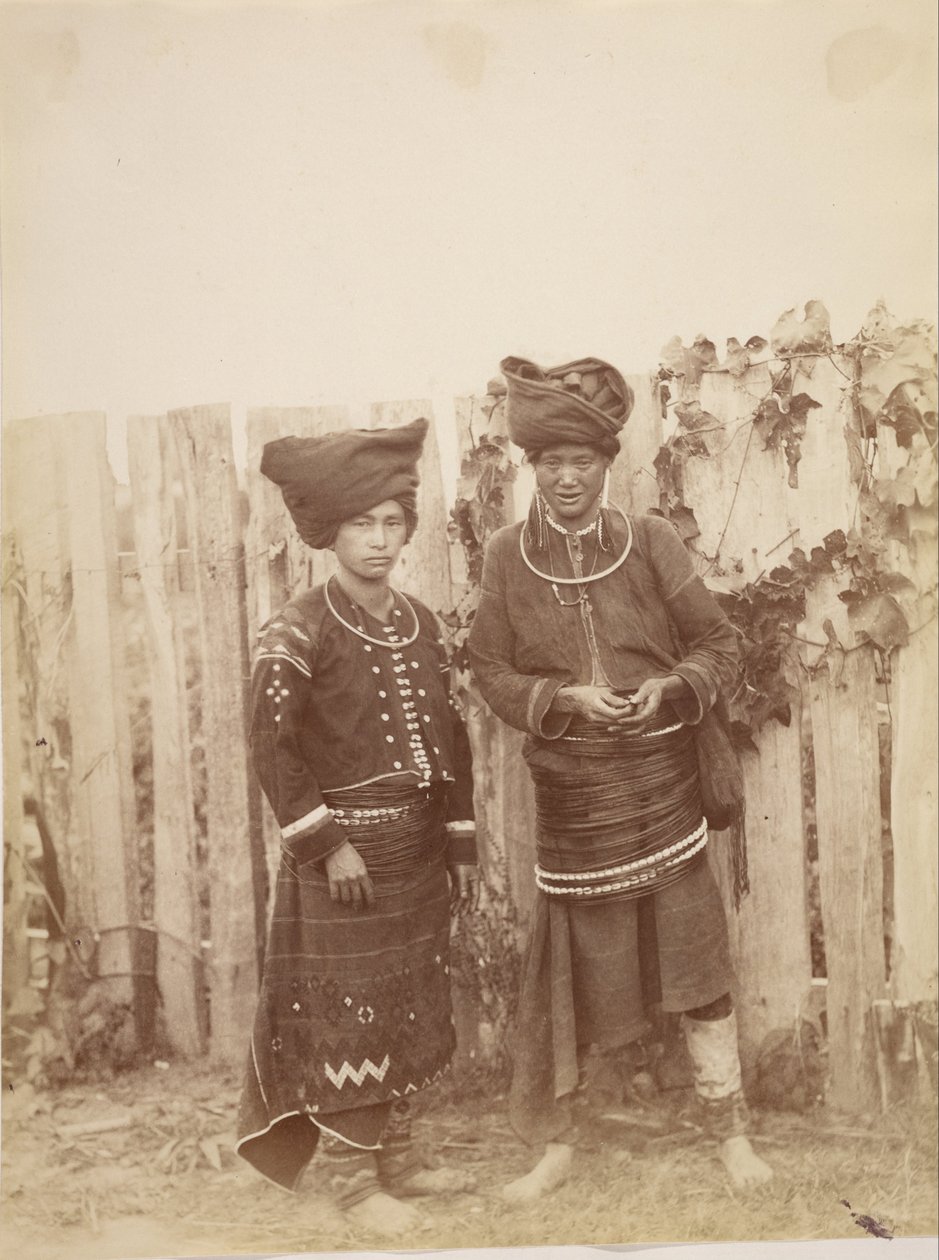 Kachin kvinner av Felice Beato