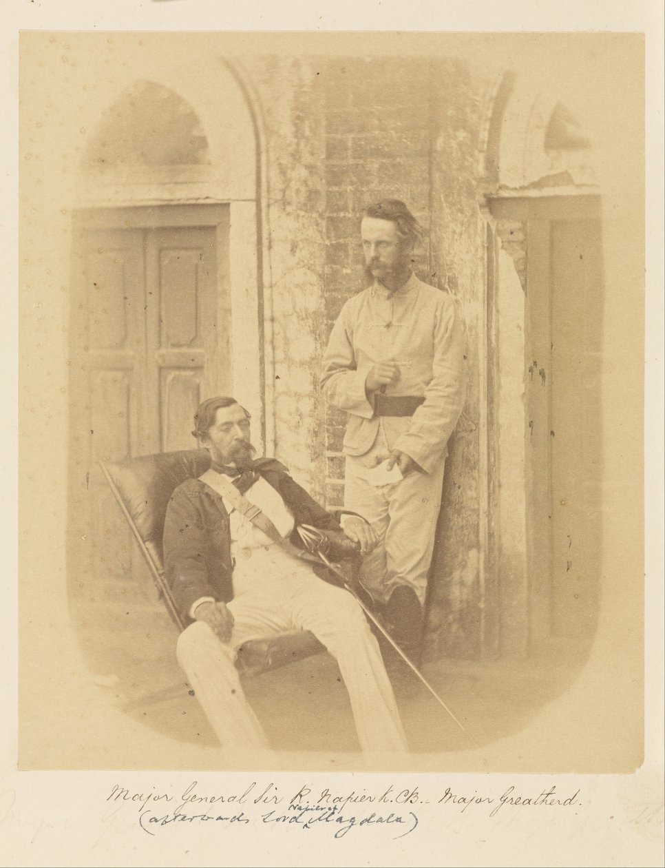 Generalmajor Sir R. Napier, K.C.B., og major Greatherd av Felice Beato