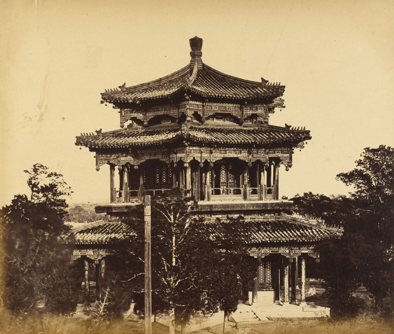 Det store keiserpalasset (Yuan Ming Yuan) før brenningen, Pekin, 18. oktober 1860 av Felice Beato
