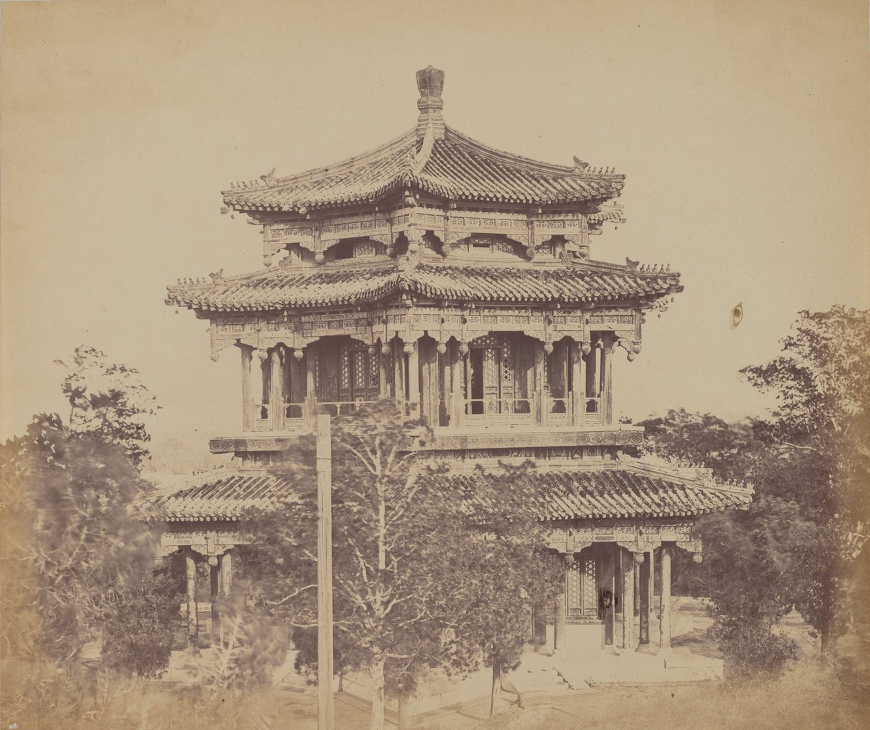 Det store keiserpalasset Yuen Min Yuen, Pekin, før brenningen, 18. oktober 1860 av Felice Beato