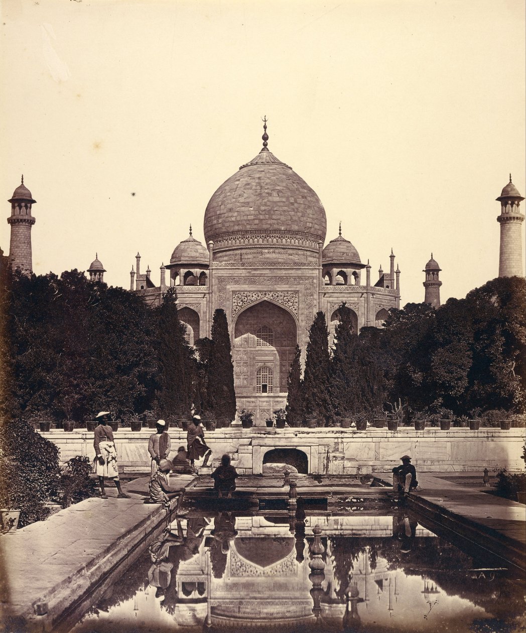 Taj Mahal med fontenene av Felice Beato