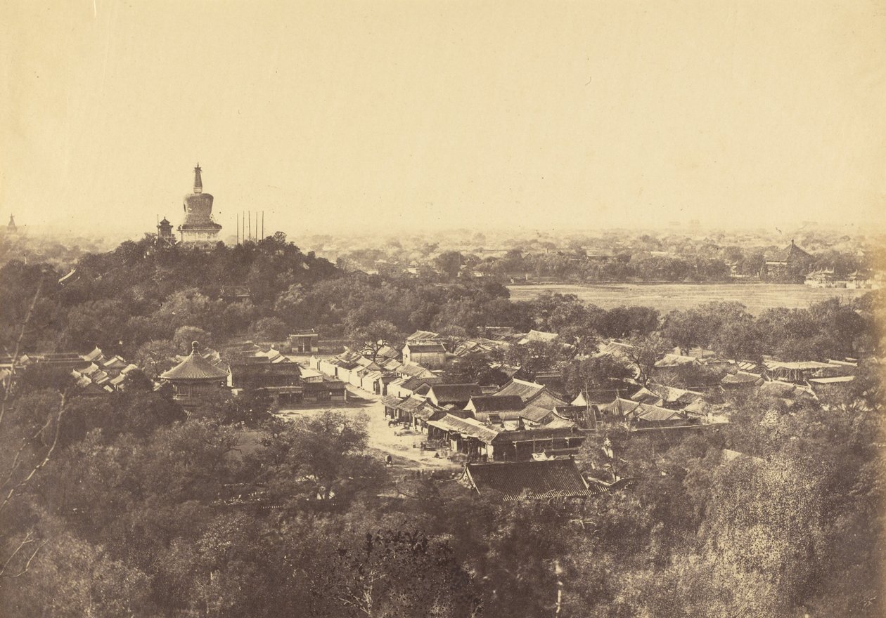 Utsikt over hagene og buddhisttempelet, Pekin, oktober 1860 av Felice Beato