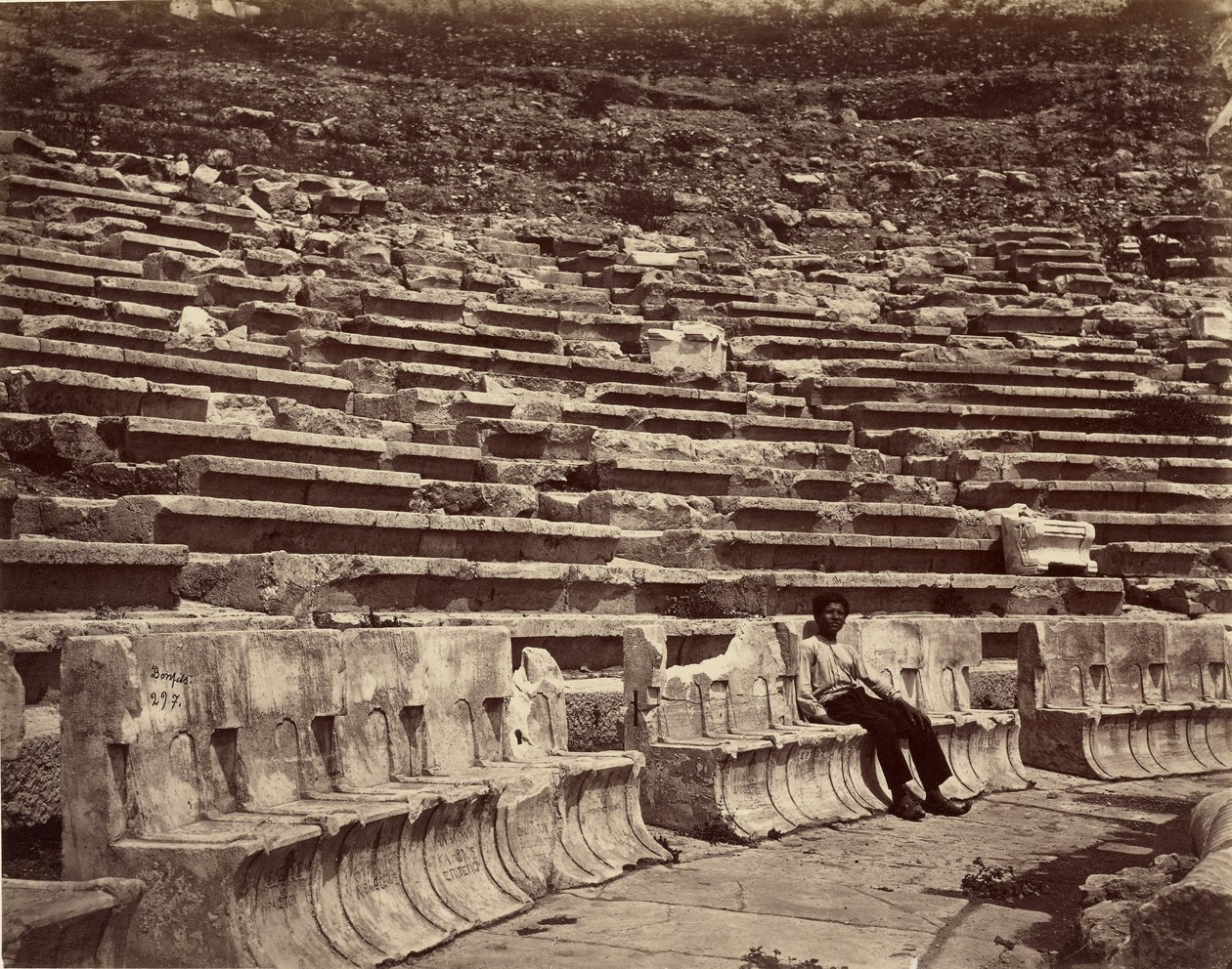 Interiør, Dionysius-teateret, Athen av Félix Bonfils