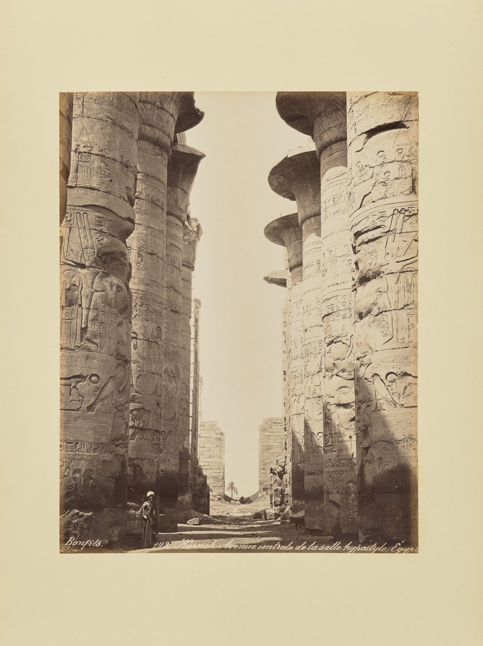 Karnak. Sentral allé i hypostylhallen, Egypt av Félix Bonfils