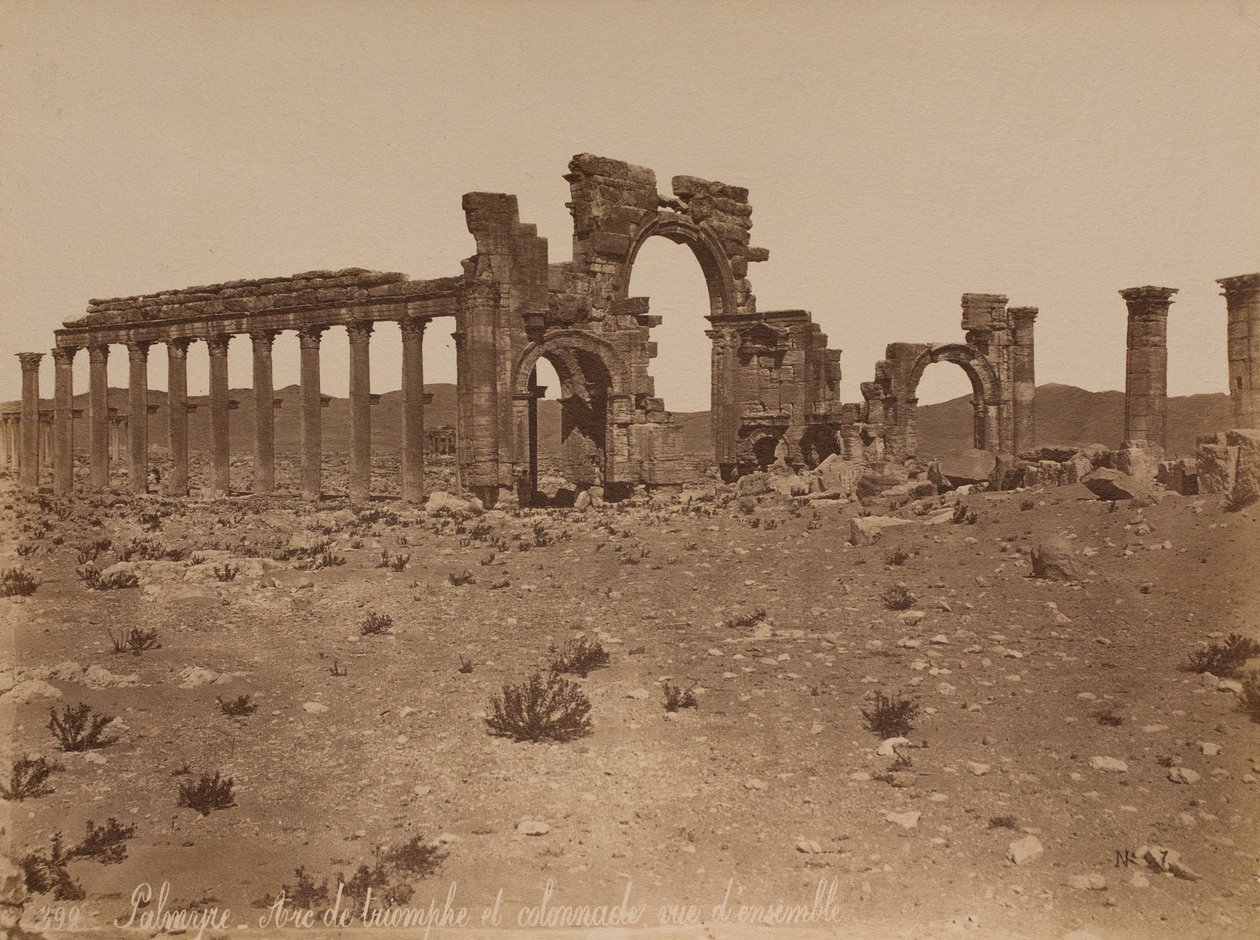 Palmyra: oversikt over triumfbuen og søylegangen av Félix Bonfils