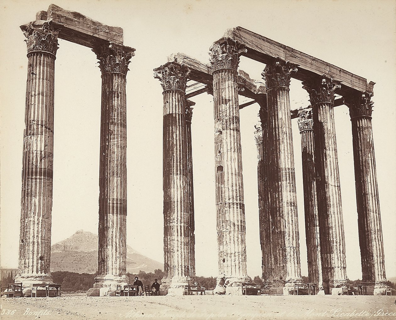 Olympeion, eller tempelet til den olympiske Zeus, på Akropolis, Athen av Félix Bonfils
