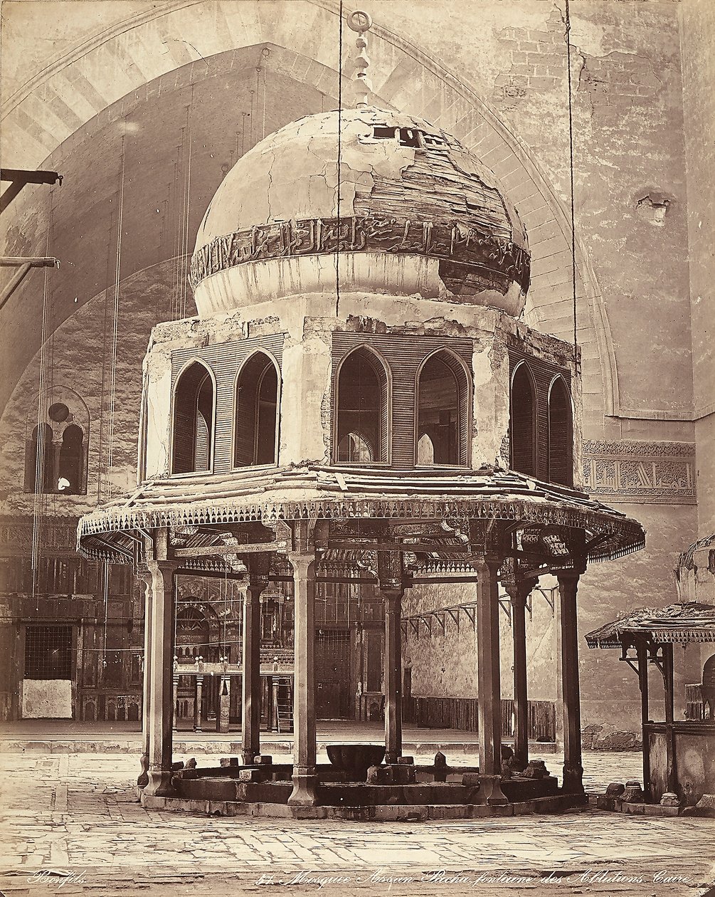 Avvaskingsfontenen, i moskeen til Sultan Hassan, i Kairo, Egypt av Félix Bonfils