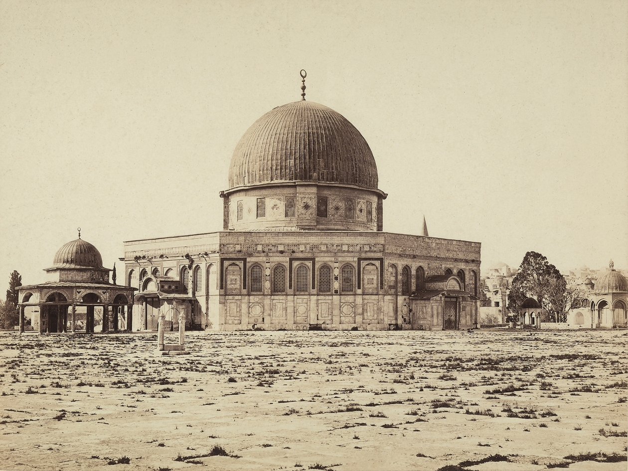 Utsikt over klippekuppelen, i moskeen i Omar, Jerusalem av Félix Bonfils