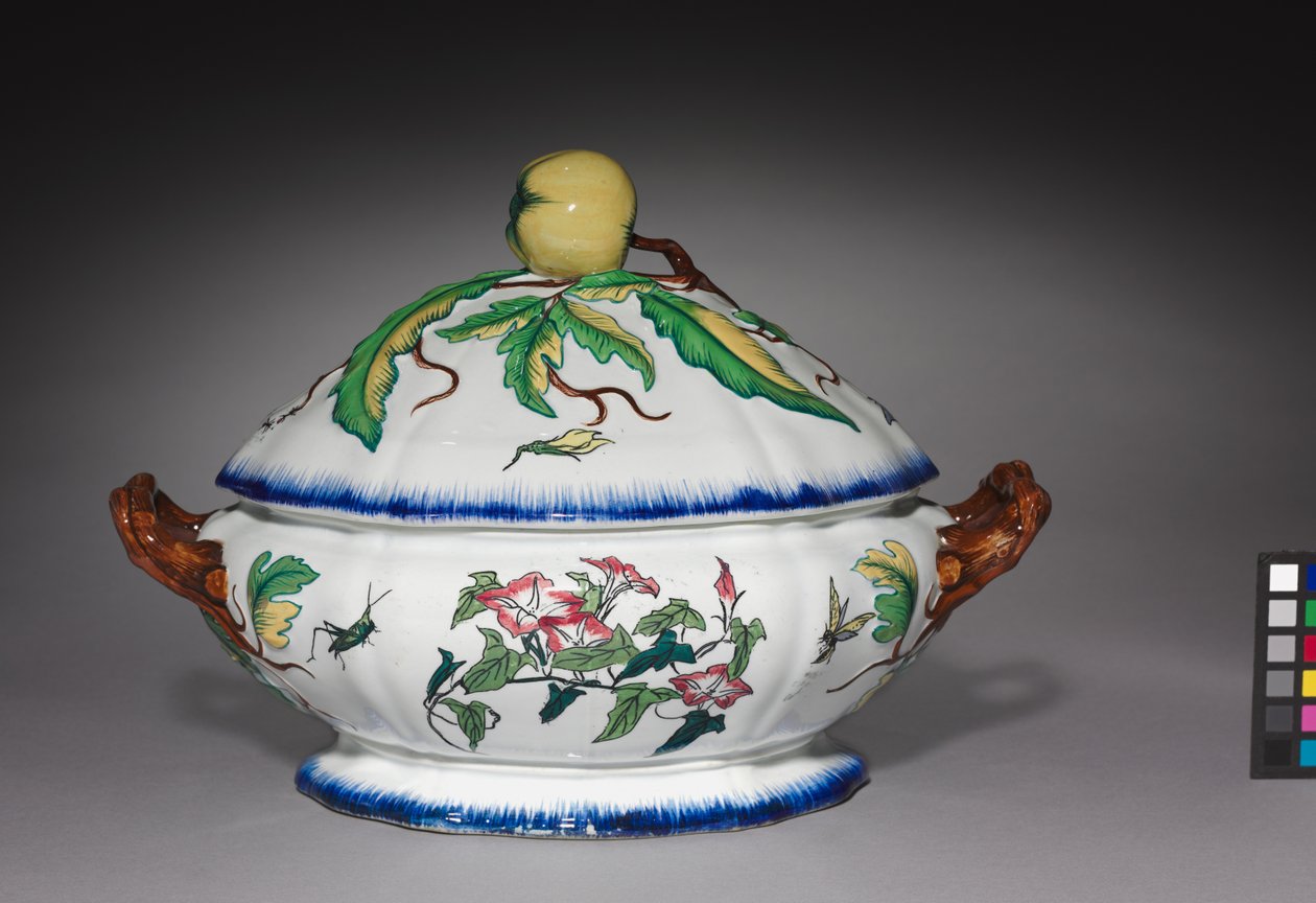 Terrin, laget av Creil Factory, ca. 1870 av Felix Bracquemond