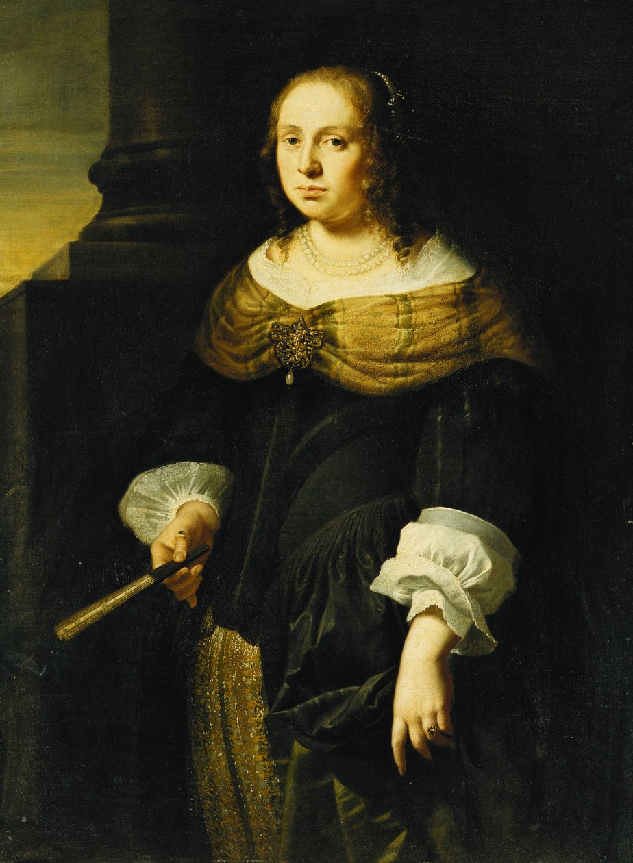 Portrett av en dame, tre-kvarts lengde, iført en svart og grønn kjole, holder en vifte, på en portiko, av Ferdinand Bol